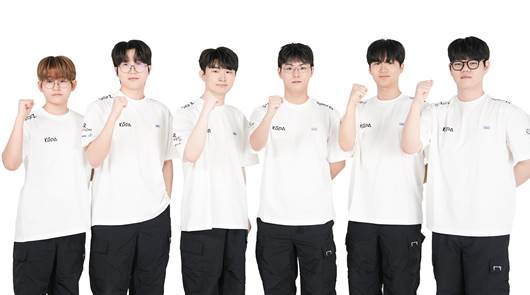 사진 왼쪽부터 Career 오형석 Paduck 박석현 Zinnie 유백진  Ucal 손우현 Willer 김정현 Soboro 임성민