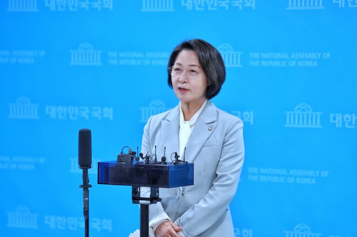 추미애, 더불어민주당 경기도지사 후보 확정…본경선 과반 득표로 결선 없이 직행 기사 이미지