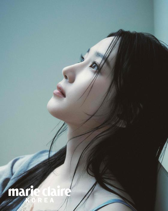 박은빈, 흑백 뚫고 나온 청아함… '마리끌레르' 9월호 장식한 말간 얼굴 기사 이미지