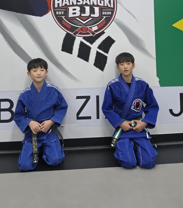 맹우빈 군 우측 좌측은 동생 맹서빈 군